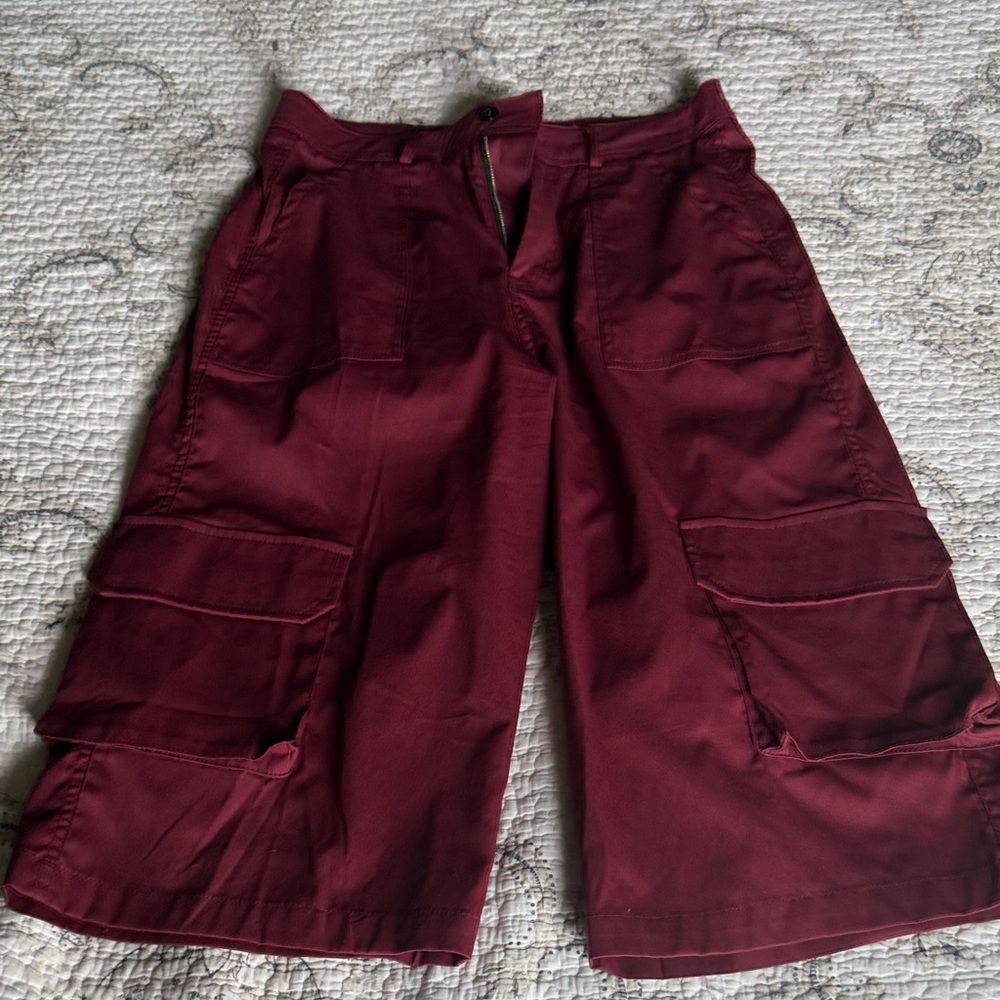 Burgundy Cargo Capris.